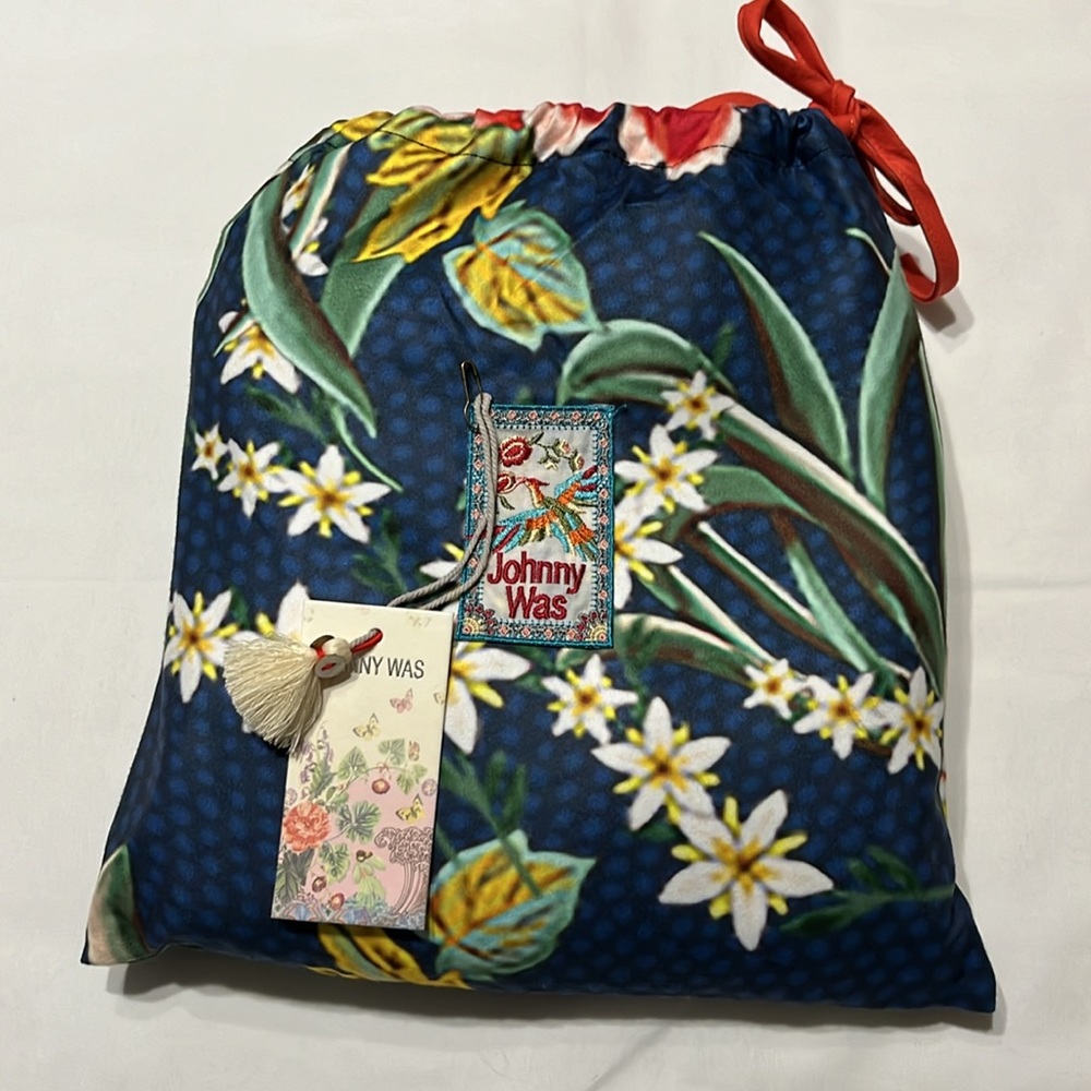 Johnny Was Floral Border Beach Blanket Reversible Size 65"x70" NWT